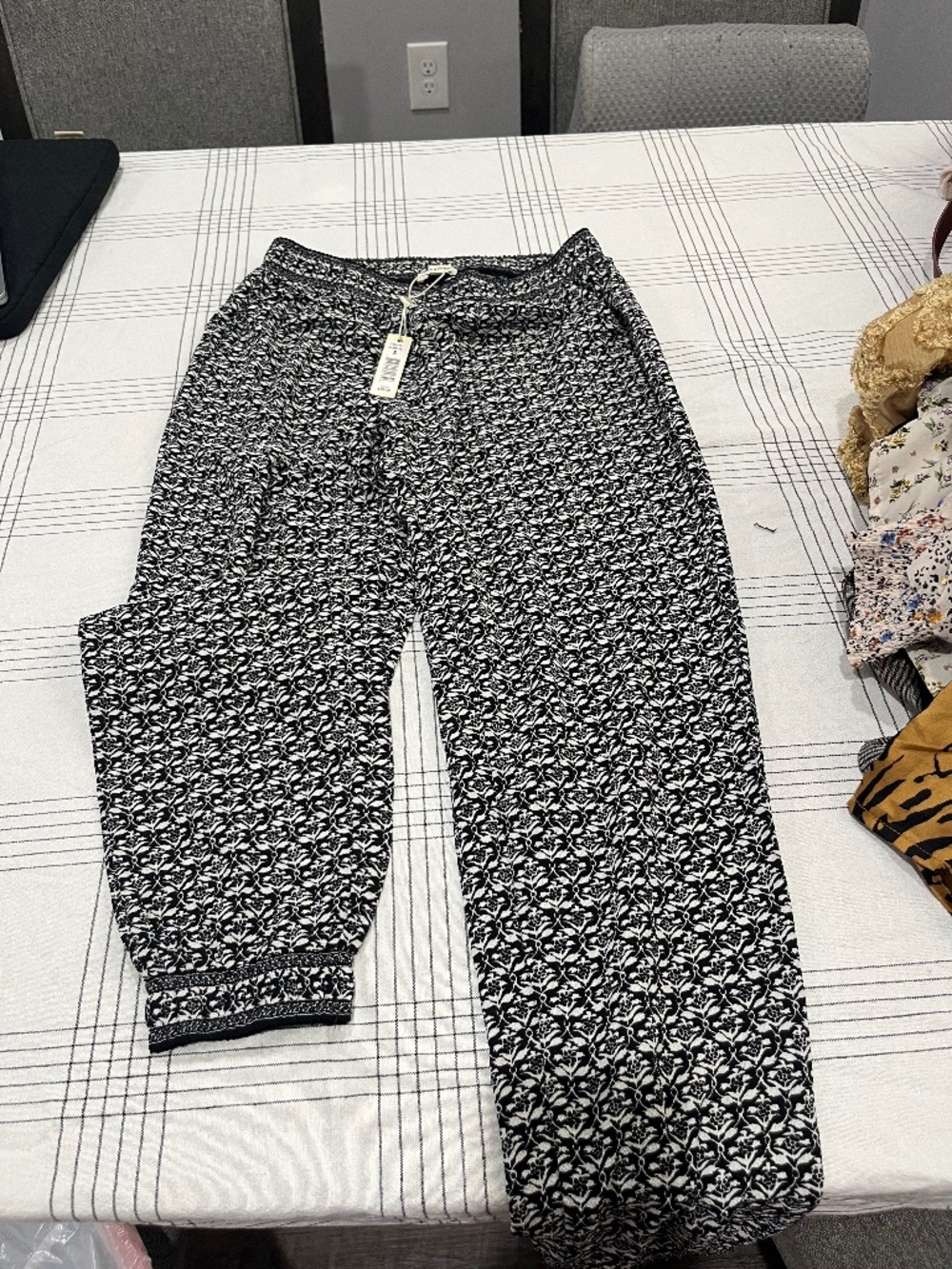 Max studio pants